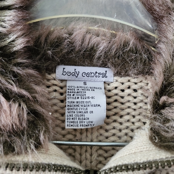 VTG Y2K Body Central Fur Collar Cropped Zip Up Sweater - Picture 4 of 6